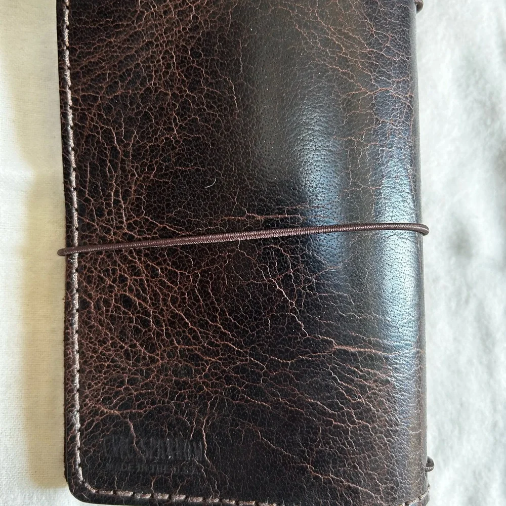 RARE Chic Sparrow Classic Dark Brown Maverick Passport - brand new!